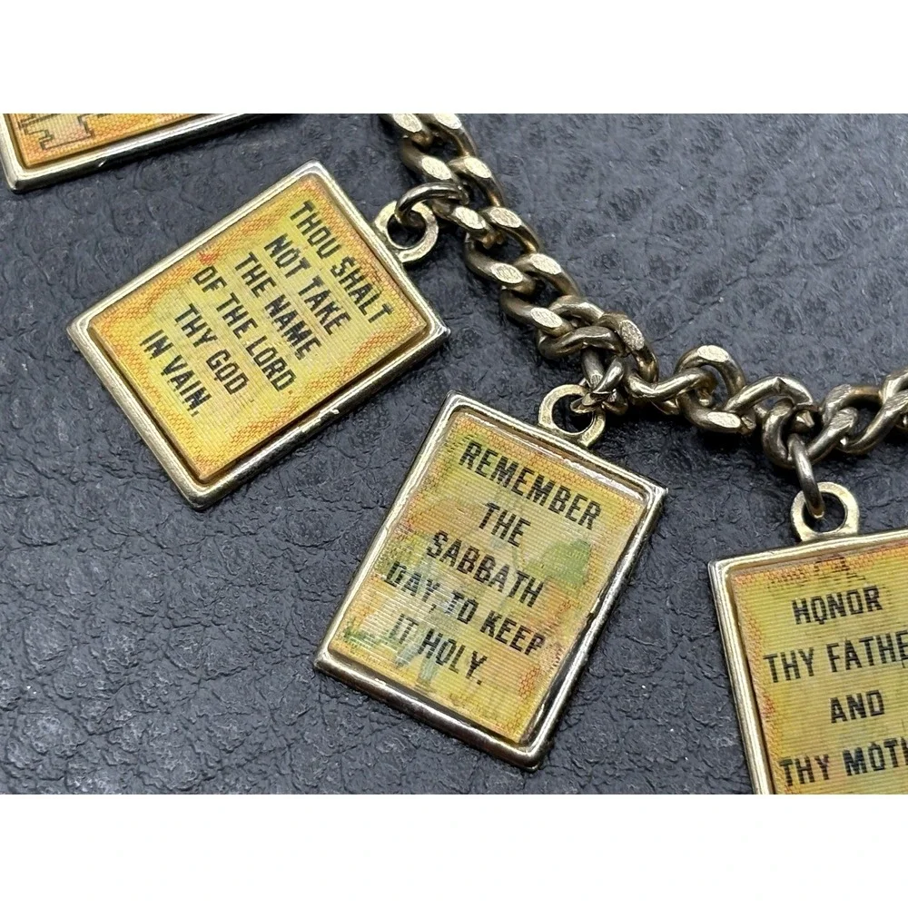 VTG 10 Commandments Holographic Lenticular Charm Bracelet Christian Gold Tone